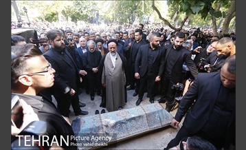 مراسم تشییع پیکر عزت الله انتظامی 30