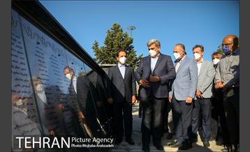 نصب اولین یادبود شهدا در میدان امام خمینی 12