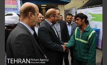 بازدید شهردار تهران از نمایشگاه نوروزی عطر یاس و مرکز اسکان نوروزی منطقه ۲۰ 5