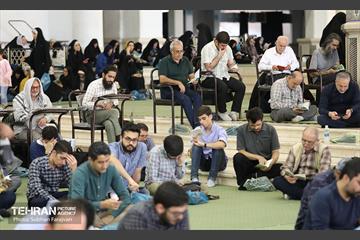 مراسم دعای روز عرفه در مصلی امام خمینی (ره) 37