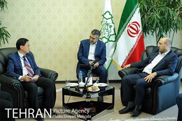 دیدار میهمانان خارجی حاضر در اجلاس جهانی شوراها و شهرداران با رییس مرکز ارتباطات و امور بین الملل شهرداری تهران 27