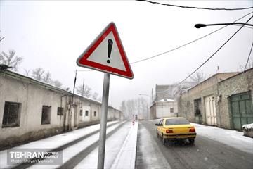 آمادگی نیروهای خدمات شهری در پی بارش‌ برف تهران 12