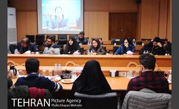 نشست صمیمانه رئیس مرکز ارتباطات شهرداری تهران با اصحاب رسانه 15