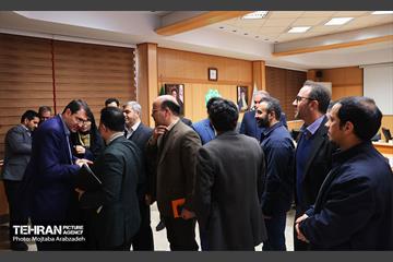 نشست بررسی نحوه توزیع قبوض عوارض نوسازی و پسماند 27