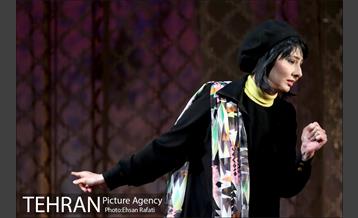 نمایش باغ آلبالو 39