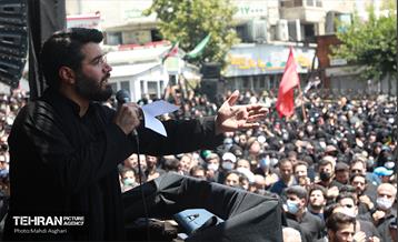 عزاداری ظهر عاشورا در میدان شهید طهرانی مقدم
