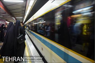 پرفورمنس داوران فوتبال در ایستگاه هفت تیر 23