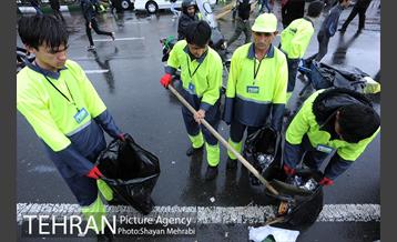 خدمات شهرداری تهران در پایان راهپیمایی یوم الله 22 بهمن 8