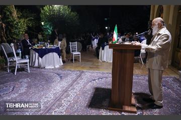 نشست شهردار تهران با اهالی شعر و ادب 11
