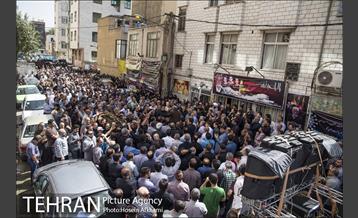 تشییع پیکر پدر شهیدان خالقی پور 6