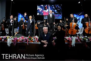 شب موسیقی انقلاب در منطقه گردشگری عباس آباد 48