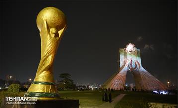 جشن نور پیروزی تیم ملی در میدان آزادی  13