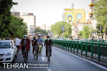 پویش سه شنبه های بدون خودرو در منطقه 8