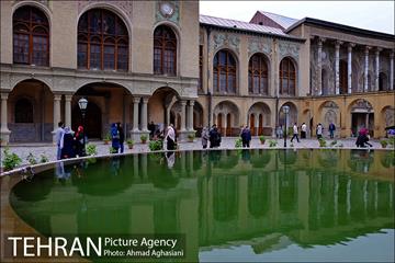 عمارت مسعودیه در میدان بهارستان 17