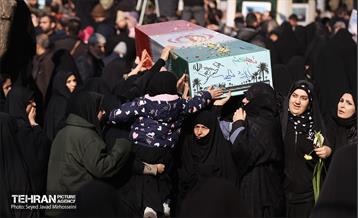 تشییع پیکرهای ۱۰۰ شهید گمنام از مقابل دانشگاه تهران 6