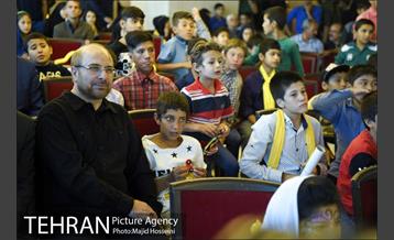 ‪ بازدید دکتر قالیباف از نمایشگاه برج میلاد و دیدار با کودکان کار‬ 10