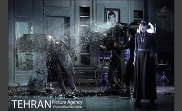 نمایش می سی سی پی نشسته می میرد‎ 21