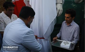 رونمایی از مجسمه های 6 شهید در منطقه 15 8