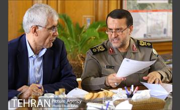 دیدار شهردار تهران با رییس باغ موزه انقلاب و دفاع مقدس 7