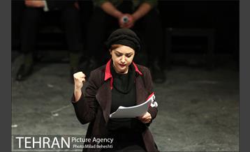 نمایشنامه خوانی ترس و نکبت رایش سوم 6