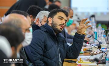 نشست هم اندیشی شهردار تهران با نخبگان منطقه 17