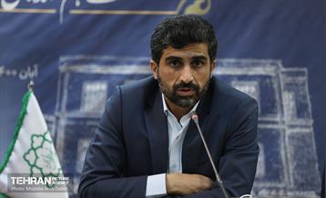 دیدار شهردار تهران با نخبگان و خانواده های شهدای منطقه 14