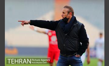 دیدار تیم های فوتبال پرسپولیس و ذوب آهن 17