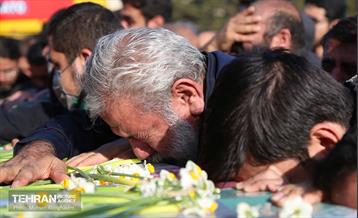 تشییع پیکر شهدای مدافع حرم در شهرک شهید محلاتی 6