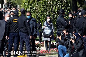 مراسم خاکسپاری پیکر محمدرضا شجریان در توس 13