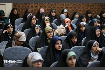 نشست صمیمانه شهردار تهران با مسئولین پایگاههای بسیج دانشجویی تهران 8