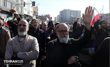 اجتماع مردم تهران در پی شهادت رهبر انقلاب - 2 32