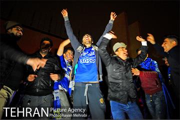 هواداران شب قبل از شهرآورد ۸۴ 30