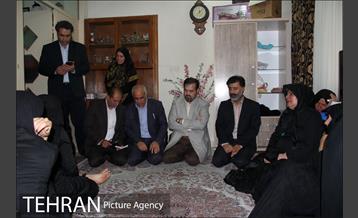 دیدار شهردار منطقه 4 با خانواده مرحوم نوجوان 13 ساله علی هوشنگی 3
