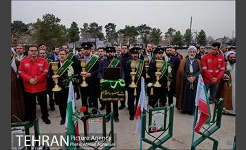 غبارروبی مزار شهدای آتش نشان باحضور خادمین حرم معصومه (س) 7