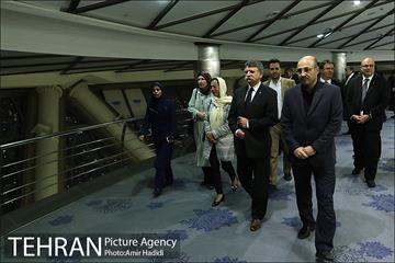 بازدید رییس مجلس ملی مجارستان ار برج میلاد تهران 8