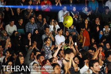 ویژه برنامه شب فیروزه ای در دریاچه شهدای خلیج فارس 17
