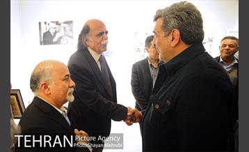 کتابگردی پیروز حناچی سرپرست شهرداری تهران در روز کتاب 36