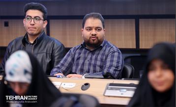 نشست صمیمانه شهردار تهران با فعالان دانشجویی 25