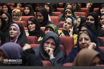 آیین گرامیداشت مقام شامخ معلم و تجلیل از معلمان نمونه منطقه ۱۷  1