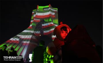 نورافشانی جشن پیروزی انقلاب اسلامی در میدان آزادی 34