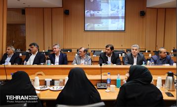 نشست صمیمانه شهردار تهران با جمعی از خیرین حوزه سلامت 17