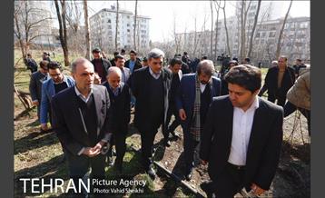 باز آفرینی باغ عبقری منطقه ۲ 15