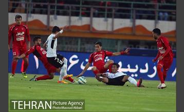 دیدار تیم های فوتبال صبا قم و پرسپولیس تهران