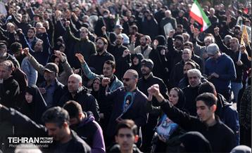 اجتماع مردم تهران در پی شهادت رهبر انقلاب - 1 64