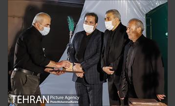 آیین بزرگداشت و تکریم خانواده های معظم شهدای مدافع حرم و مدافع سلامت 17