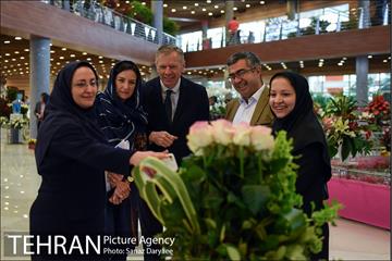 شانزدهمین نمایشگاه بین المللی گل و گیاه تهران 1
