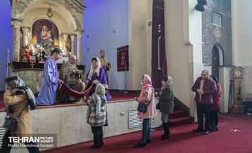 آیین عشای‌ ربانی در کلیسای سرکیس مقدس  42