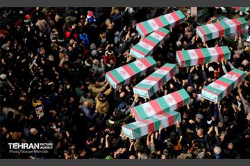 تشییع پیکر ۲۰۰ شهید گمنام دفاع مقدس در تهران 49