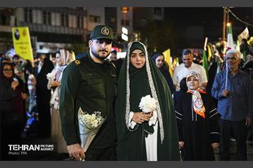 آیین بدرقه زائر اولی‌ها به‌ سوی عتبات عالیات در میدان انقلاب 1