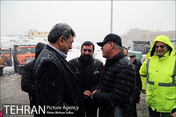 بازدید شهردار تهران از ستاد برف روبی شهرداری منطقه شش 13